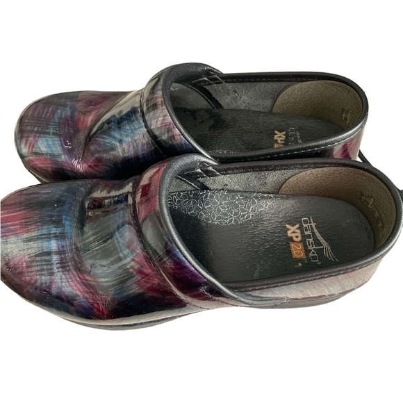 Dansko XP 2.0 Color Sweep Patent Clogs - Picture 3 of 7
